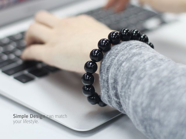 Must Have iPhone Gadgets- bead bracelet