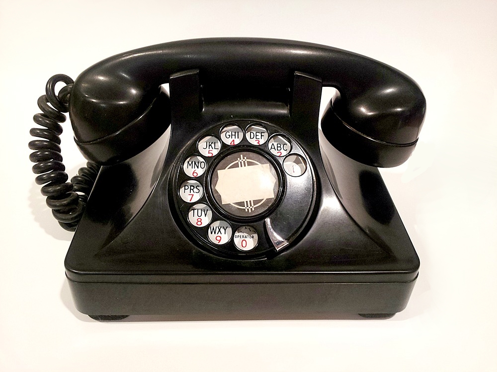 Outdated Gadgets Your Children Won't Understand- rotary telephone