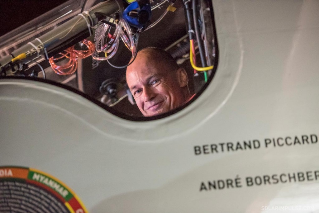 2015_03_30_Solar_Impulse_2_RTW_5th_Flight_Mandalay_to_Chongqing_take-off_Stefatou-19